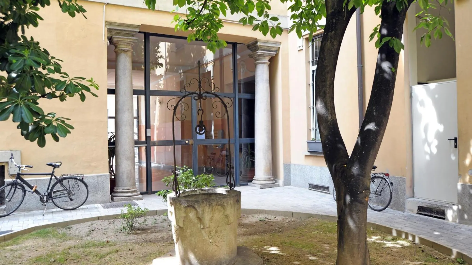 Castelvetro Apartment Milan